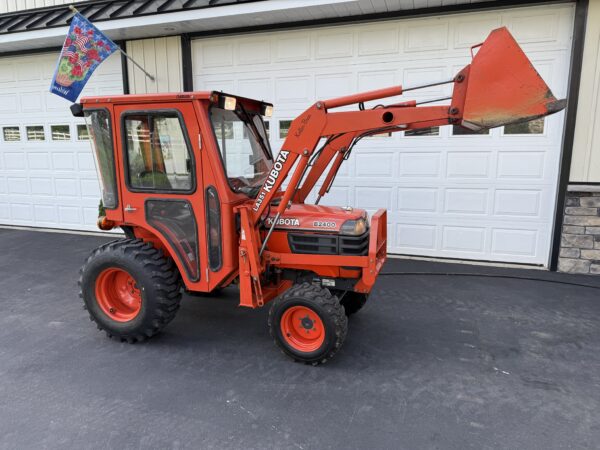 1999 Kubota B2400 Tractor Loader Cab - Image 20