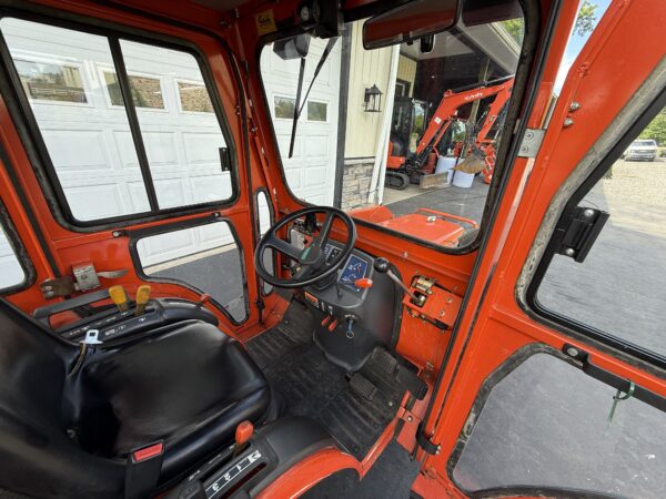 1999 Kubota B2400 Tractor Loader Cab - Image 26