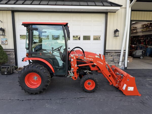 2022 Kubota LX3310 Tractor Loader Cab