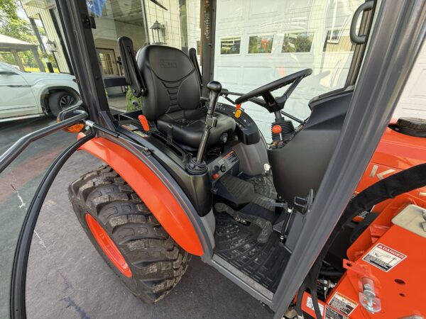 2022 Kubota LX3310 Tractor Loader Cab - Image 22