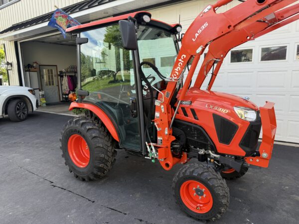 2022 Kubota LX3310 Tractor Loader Cab - Image 25
