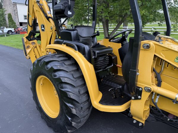 2006 John Deere 110 Tractor Loader Backhoe - Image 10
