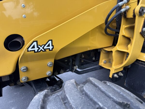 2006 John Deere 110 Tractor Loader Backhoe - Image 26