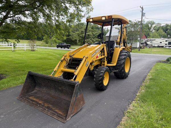 2006 John Deere 110 Tractor Loader Backhoe - Image 32