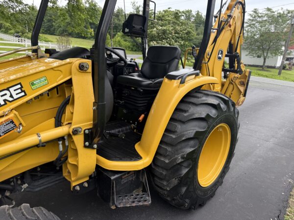 2006 John Deere 110 Tractor Loader Backhoe - Image 34