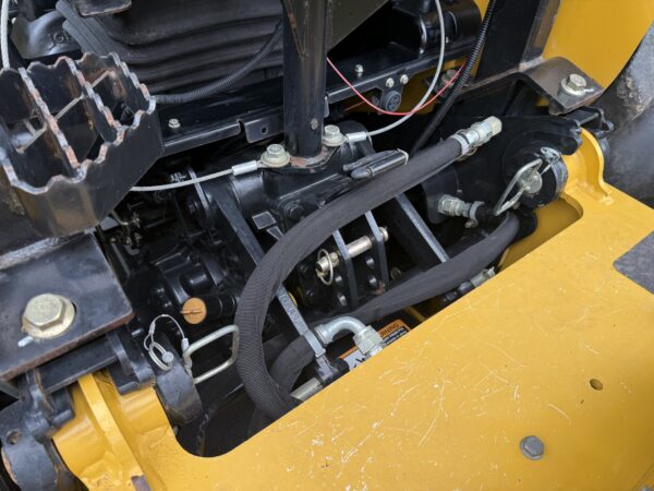 2006 John Deere 110 Tractor Loader Backhoe - Image 42