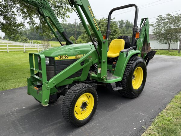 2000 John Deere 4400 Tractor Loader Backhoe - Image 29