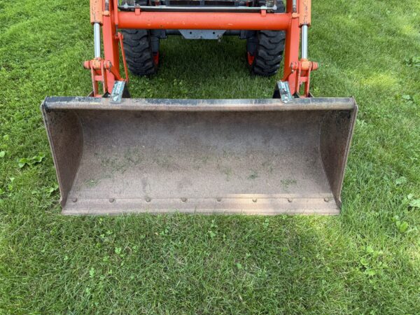 2005 Kubota B21 Commercial Tractor Loader Backhoe - Image 6
