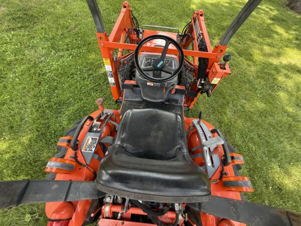 2005 Kubota B21 Commercial Tractor Loader Backhoe - Image 25