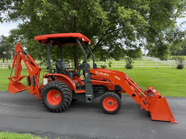 2023 Kubota B26 Tractor Loader Backhoe - Image 2