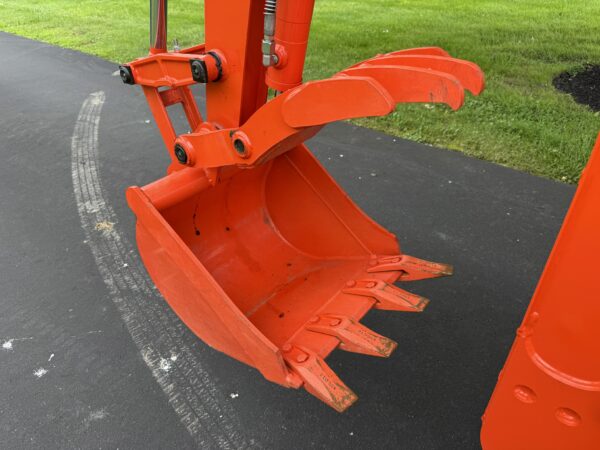 2023 Kubota B26 Tractor Loader Backhoe - Image 7