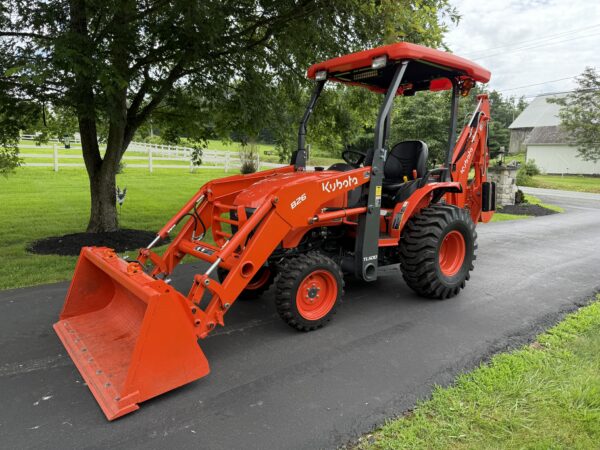 2023 Kubota B26 Tractor Loader Backhoe - Image 21