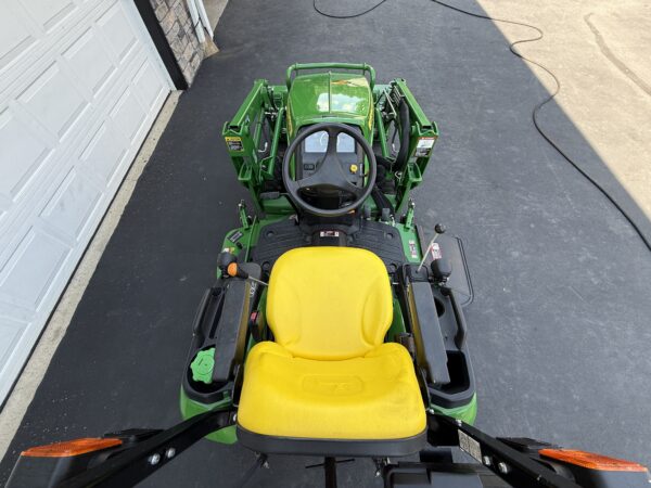 2016 John Deere 1025R Tractor Loader Mower - Image 24