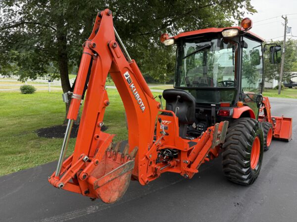 2018 Kubota B2650 Tractor Loader Backhoe Factory Cab - Image 9