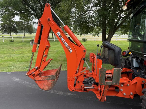 2018 Kubota B2650 Tractor Loader Backhoe Factory Cab - Image 10