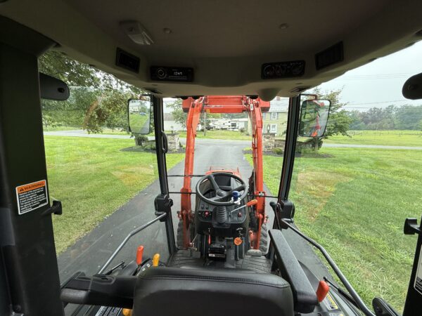 2018 Kubota B2650 Tractor Loader Backhoe Factory Cab - Image 18