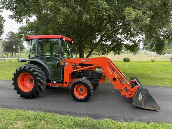 2003 Kubota Grand L5030 Tractor Cab Loader - Image 2