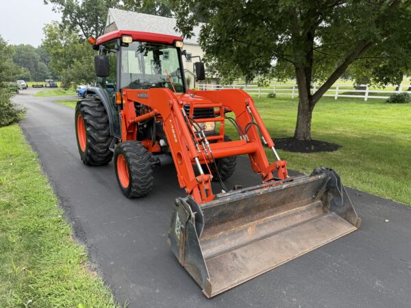2003 Kubota Grand L5030 Tractor Cab Loader - Image 9