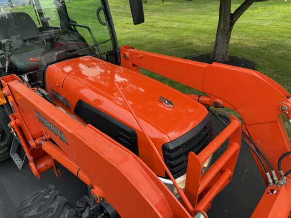 2003 Kubota Grand L5030 Tractor Cab Loader - Image 13