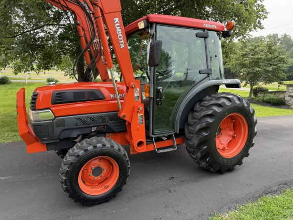 2003 Kubota Grand L5030 Tractor Cab Loader - Image 29