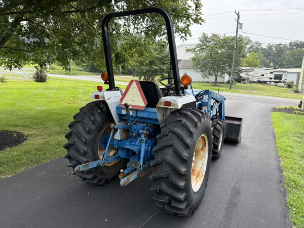 1998 New Holland 1920 Tractor Loader - Image 5