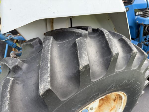 1998 New Holland 1920 Tractor Loader - Image 7
