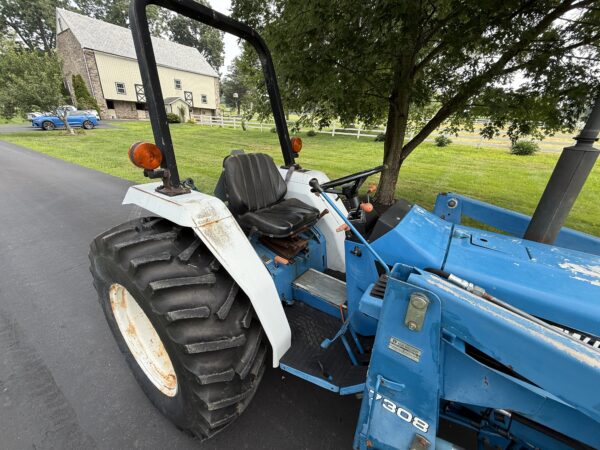 1998 New Holland 1920 Tractor Loader - Image 10
