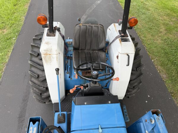 1998 New Holland 1920 Tractor Loader - Image 18