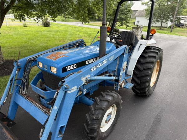 1998 New Holland 1920 Tractor Loader - Image 21