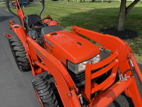 2010 Kubota L3700SU Tractor Loader Backhoe - Image 8