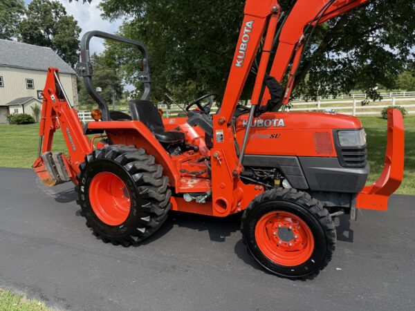 2010 Kubota L3700SU Tractor Loader Backhoe - Image 15