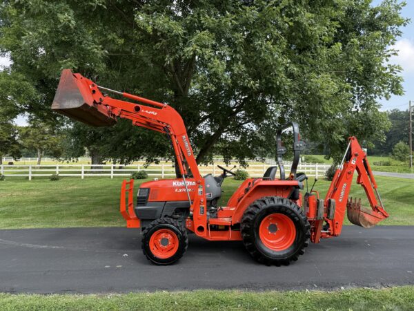 2010 Kubota L3700SU Tractor Loader Backhoe - Image 28