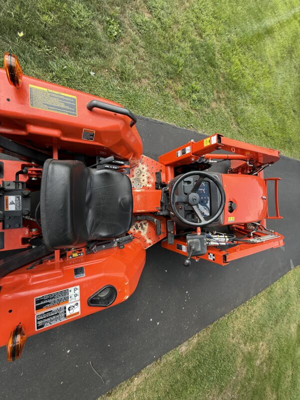 2010 Kubota L3700SU Tractor Loader Backhoe - Image 33