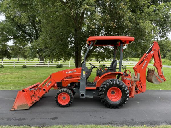 2020 Kubota B26 Tractor Loader Backhoe - Image 21