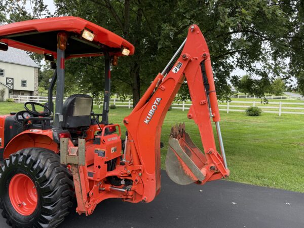 2020 Kubota B26 Tractor Loader Backhoe - Image 26