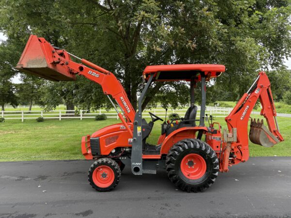 2020 Kubota B26 Tractor Loader Backhoe - Image 27