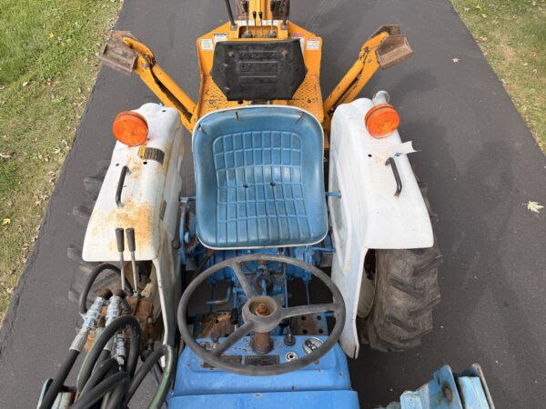 1981 Ford 1300 Tractor Loader Backhoe - Image 15
