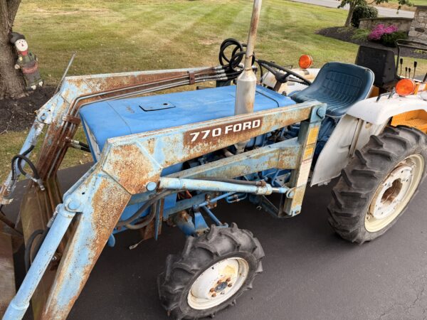 1981 Ford 1300 Tractor Loader Backhoe - Image 18
