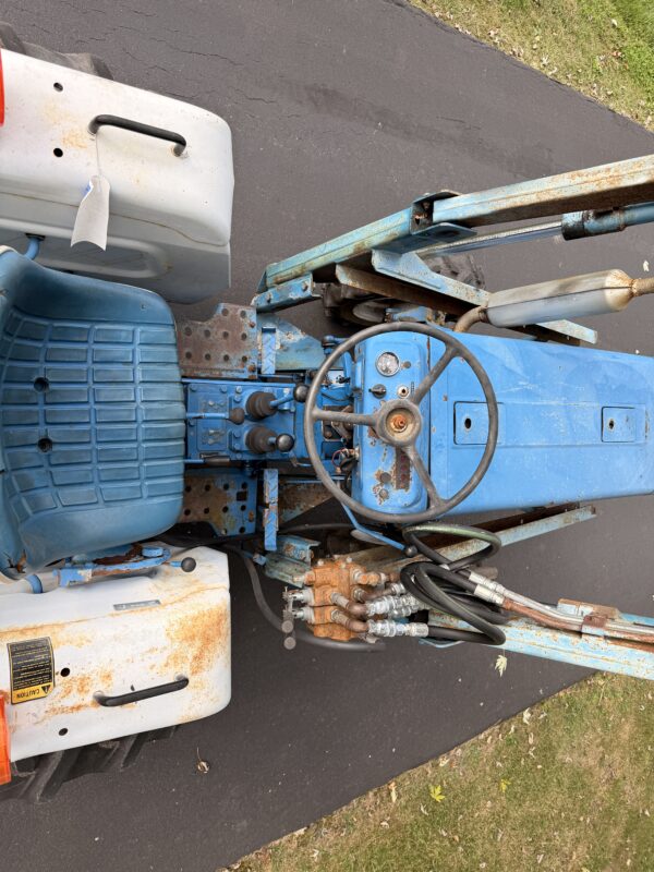 1981 Ford 1300 Tractor Loader Backhoe - Image 25