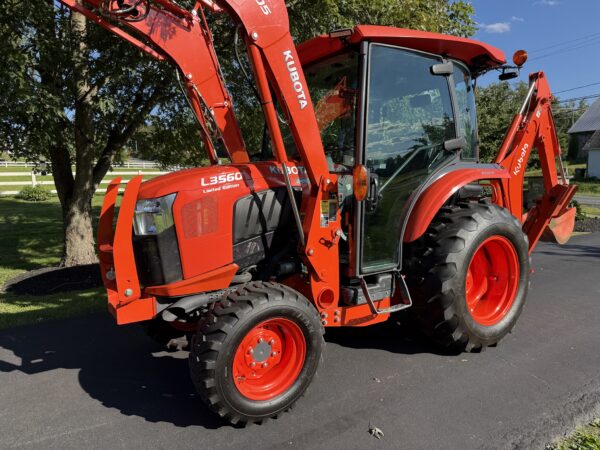 2020 Kubota L3560 Limited Edition Tractor Loader Backhoe - Image 29