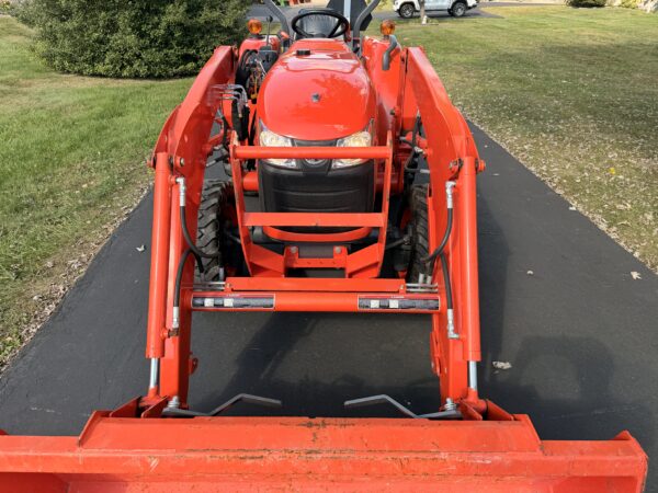 2012 Kubota L3800 Tractor Loader - Image 5