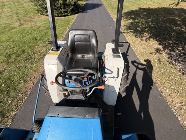 1989 Ford 1720 Tractor Loader - Image 9