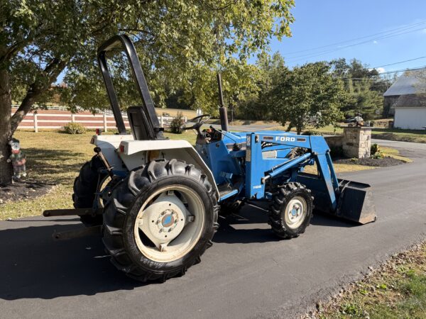 1989 Ford 1720 Tractor Loader - Image 10