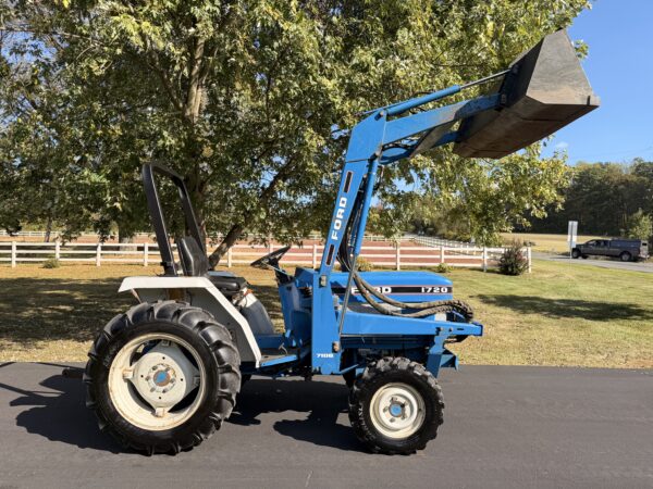 1989 Ford 1720 Tractor Loader - Image 11