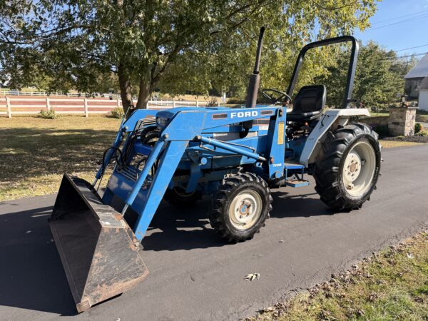 1989 Ford 1720 Tractor Loader - Image 16