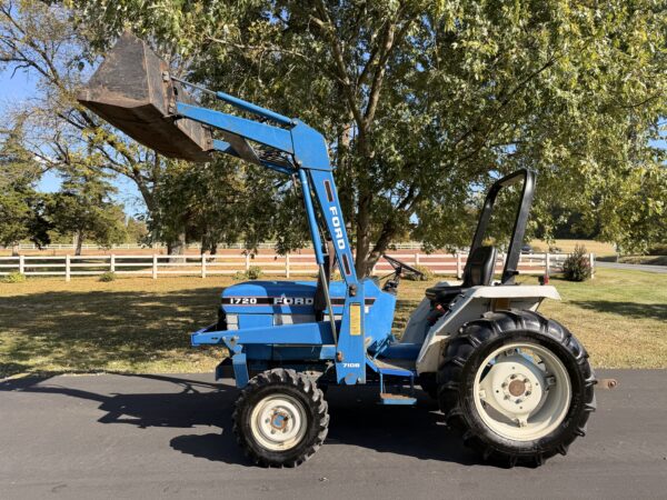 1989 Ford 1720 Tractor Loader - Image 22