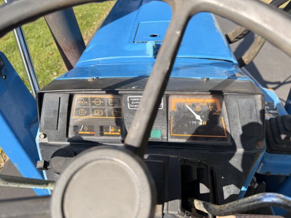 1989 Ford 1720 Tractor Loader - Image 26