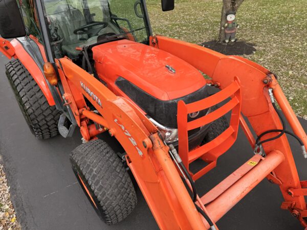 2011 Kubota Grand L3240 Tractor Loader Backhoe - Image 8