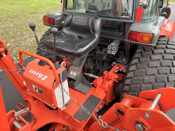 2011 Kubota Grand L3240 Tractor Loader Backhoe - Image 13