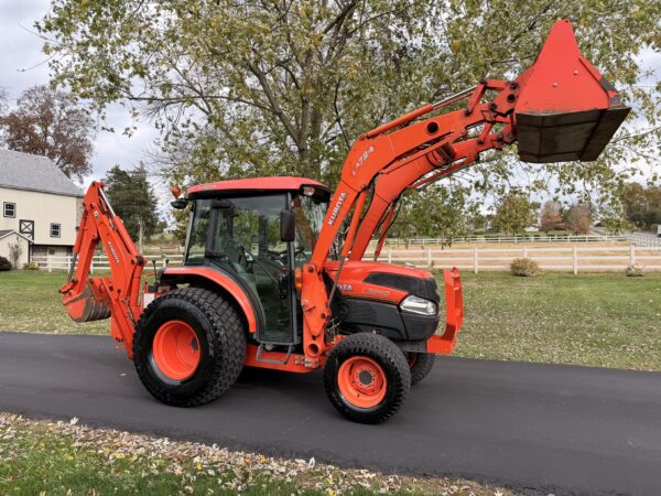 2011 Kubota Grand L3240 Tractor Loader Backhoe - Image 16